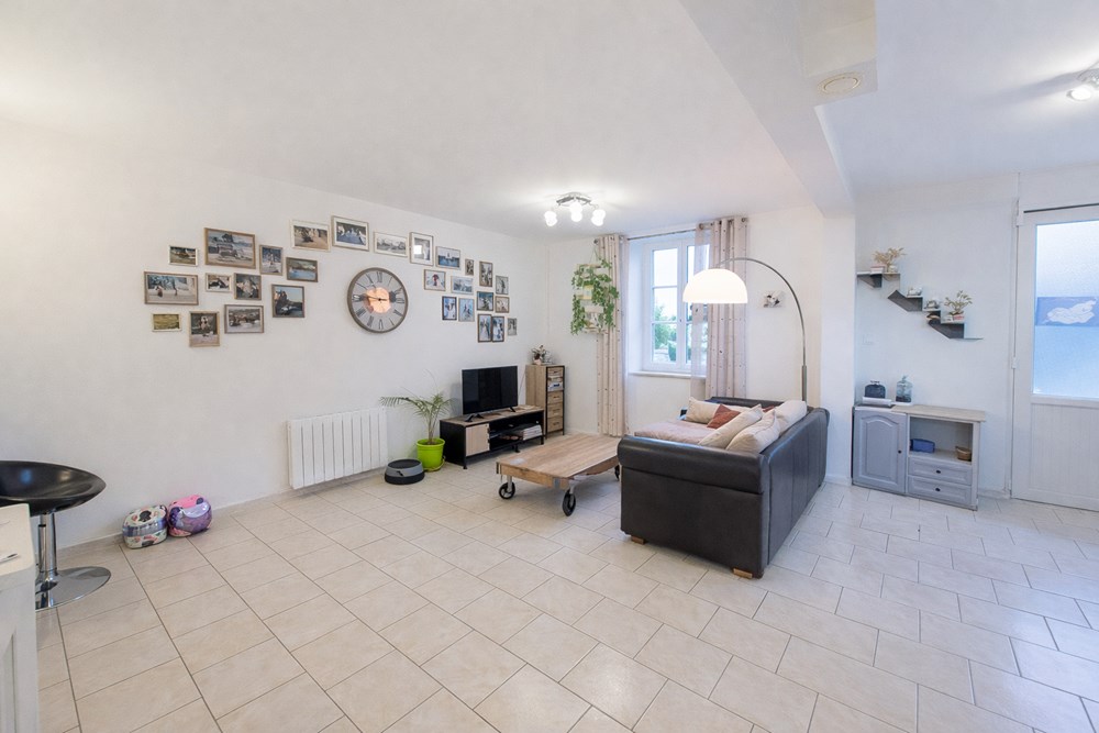 MAISON DE VILLE T5 DE 150M² - 4 CHAMBRES DONT UNE SUITE PARENTALE - GARAGE - BEAU POTENTIEL photo 3