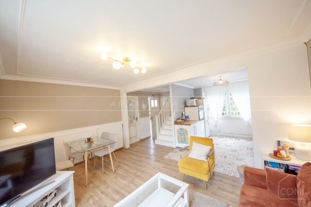MAISON T4 DE CHARME - PIECE DE VIE TRIPLE - 3 BELLES CHAMBRES - JARDIN CLOS - CALME - DPE D - RARE photo 5