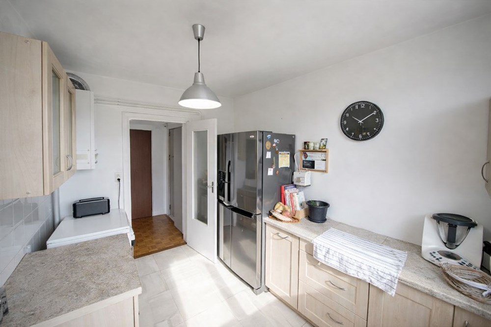 MAGNIFIQUE APPARTEMENT T2 DE 60 M² - 1/2 CHAMBRES - TRES LUMINEUX - QUARTIER CALME - VUE MER - A VOIR RAPIDEMENT photo 3