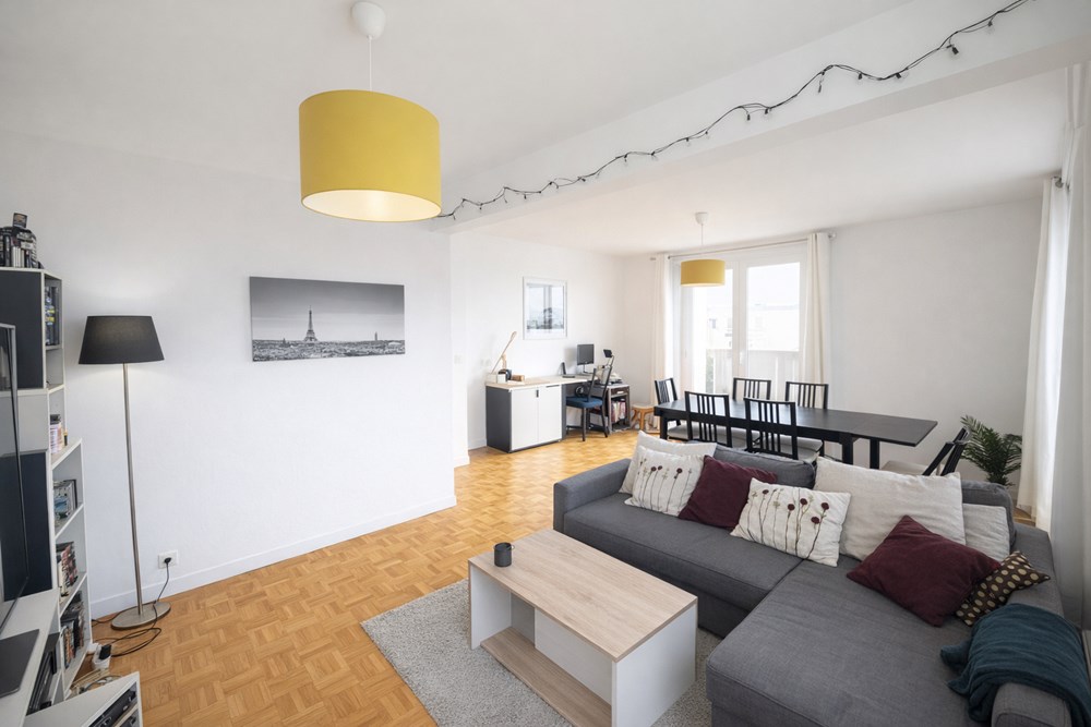 MAGNIFIQUE APPARTEMENT T2 DE 60 M² - 1/2 CHAMBRES - TRES LUMINEUX - QUARTIER CALME - VUE MER - A VOIR RAPIDEMENT photo 2