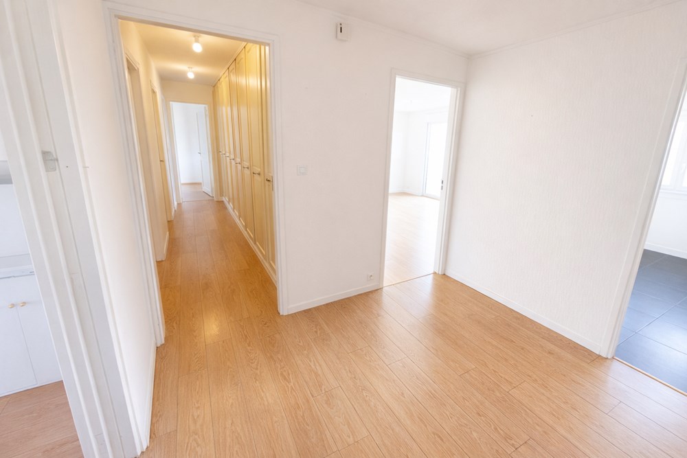 APPARTEMENT T6 116M² AVEC BALCON VUE MER, ASCENSEUR, DALLE BETON, SUITE PARENTALE, GARAGE, CAVE ET PLACE DE PARKING PRIVEE photo 4