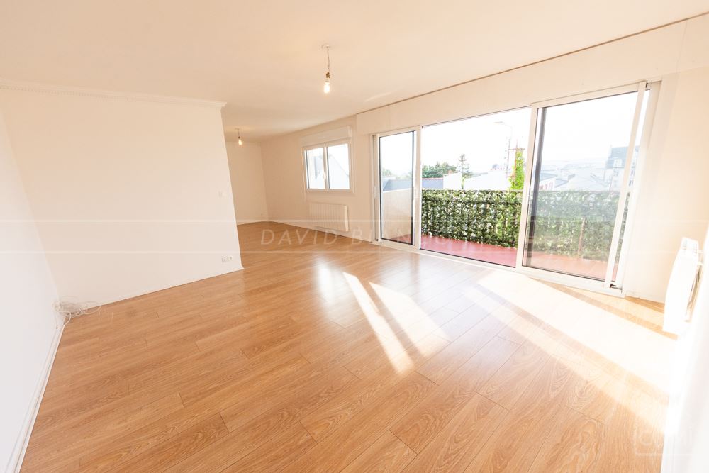 APPARTEMENT T6 116M² AVEC BALCON VUE MER, ASCENSEUR, DALLE BETON, SUITE PARENTALE, GARAGE, CAVE ET PLACE DE PARKING PRIVEE photo 5