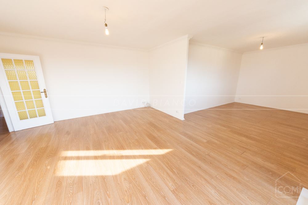 APPARTEMENT T6 116M² AVEC BALCON VUE MER, ASCENSEUR, DALLE BETON, SUITE PARENTALE, GARAGE, CAVE ET PLACE DE PARKING PRIVEE photo 2