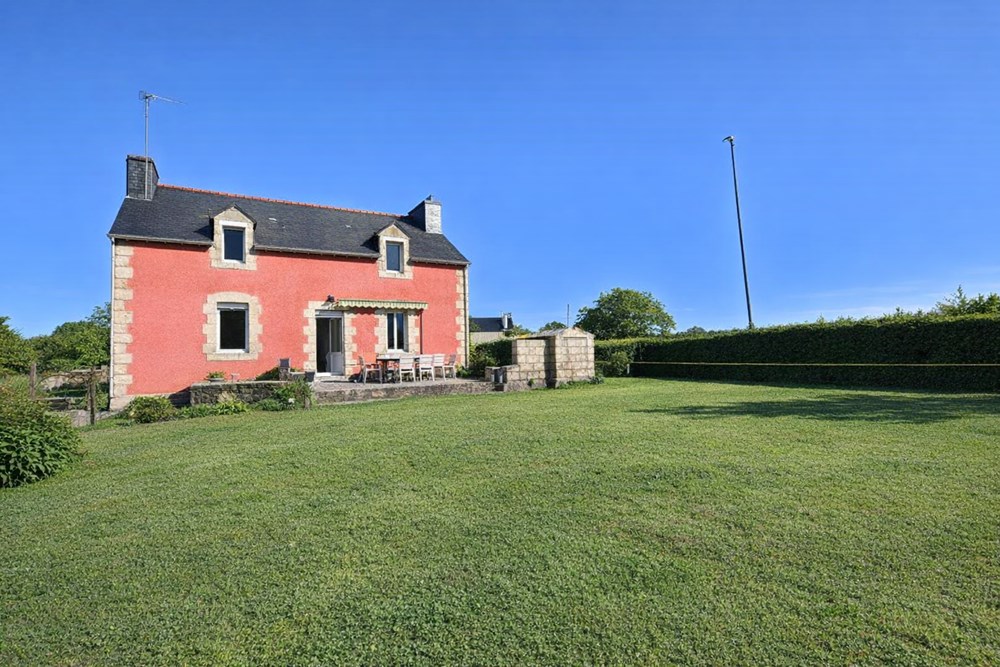 MAISON DE 115M² ET 3CH + APPARTEMENT T3 INDEPENDANT + DEPENDANCES/HANGAR