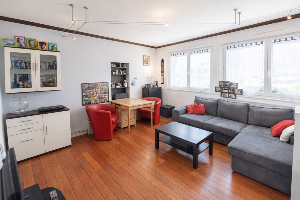 APPARTEMENT T1 BIS DE 38M² AU 4EME ET DERNIER ETAGE AVEC CAVE ET LOCATAIRE EN PLACE - RENDEMENT LOCATIF INTERESSANT