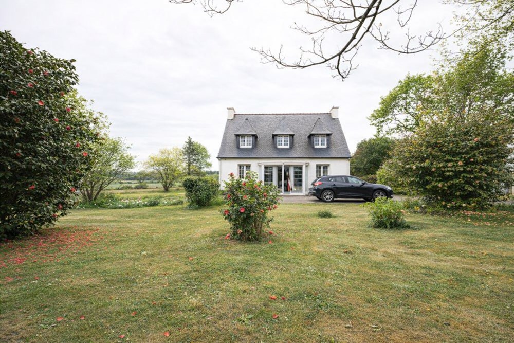 MAISON NON MITOYENNE DE 150 M2- 4 CH- 2 GARAGES - TERRASSE - VUE PANORAMIQUE RADE ET CAMPAGNE