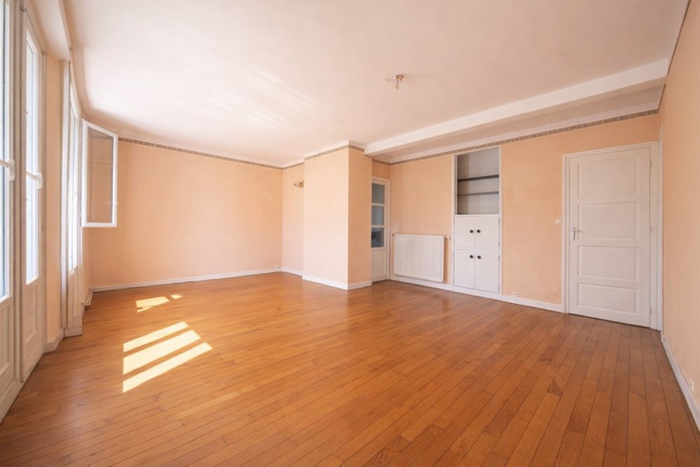 APPARTEMENT LUMINEUX DE 63 M2 AU CALME 2 CHAMBRES GRANDE PIECE DE VIE AVEC BALCON PETITE VUE MER photo 2