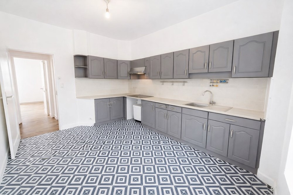 APPARTEMENT T2 53M² VUE MER ENTIEREMENT RENOVE AU 2EME ETAGE SUR 3 DANS UNE PETITE COPROPRIETE photo 3