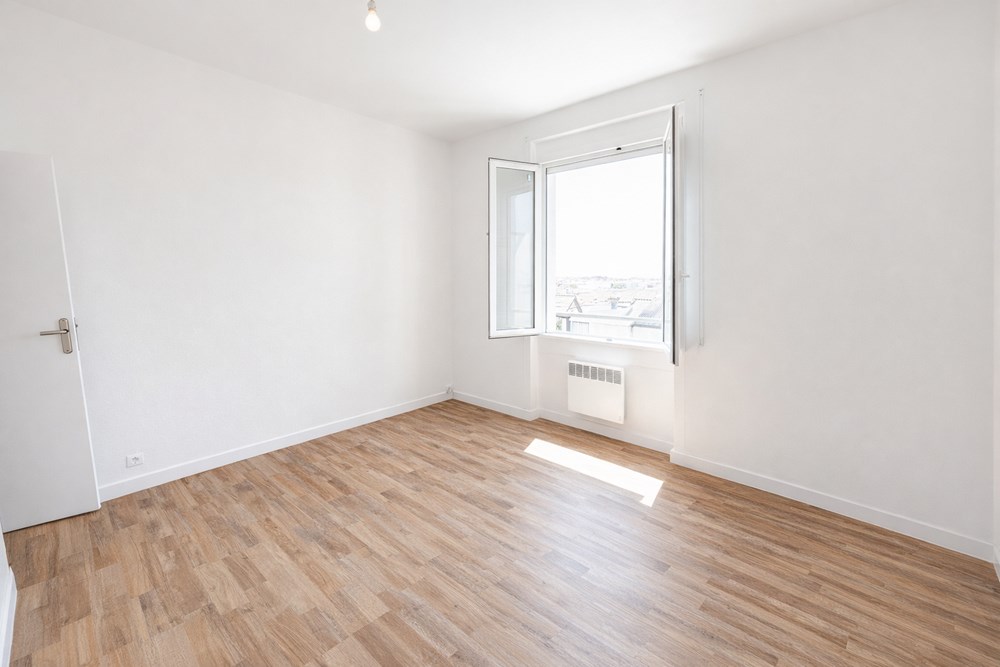 APPARTEMENT T2 53M² VUE MER ENTIEREMENT RENOVE AU 2EME ETAGE SUR 3 DANS UNE PETITE COPROPRIETE photo 2