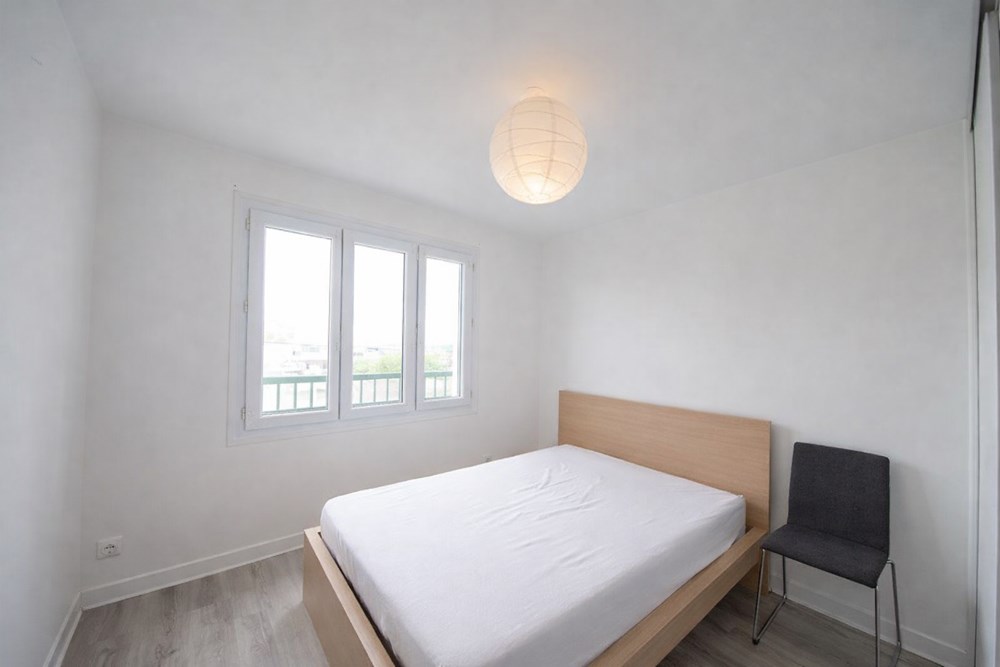 APPARTEMENT T2 - SUPERBE PIECE DE VIE AVEC CUISINE US - BALCON - LUMINEUX - ASCENSEUR - STATIONNEMENT RESIDENCE - RARE photo 5