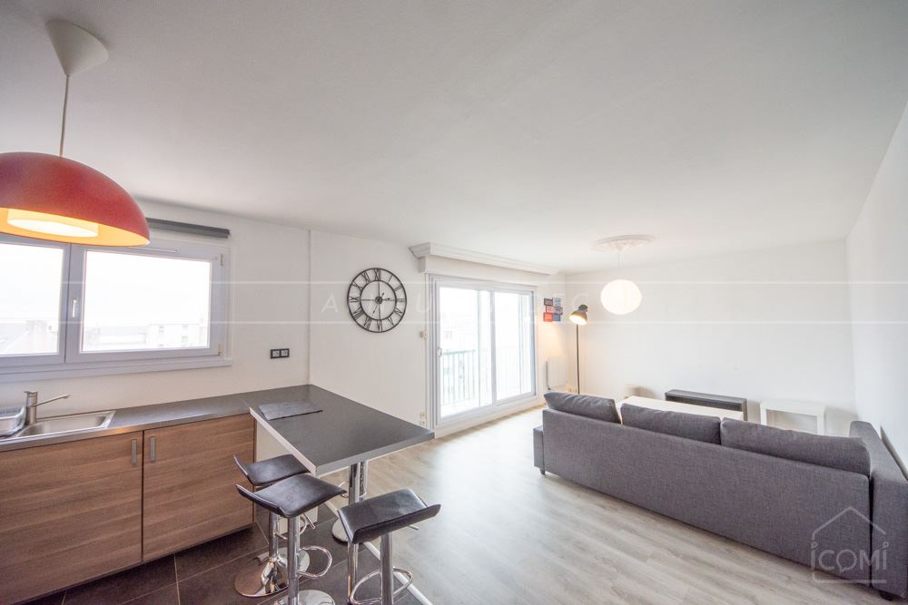 APPARTEMENT T2 - SUPERBE PIECE DE VIE AVEC CUISINE US - BALCON - LUMINEUX - ASCENSEUR - STATIONNEMENT RESIDENCE - RARE photo 3