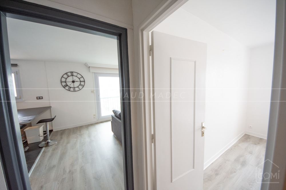 APPARTEMENT T2 - SUPERBE PIECE DE VIE AVEC CUISINE US - BALCON - LUMINEUX - ASCENSEUR - STATIONNEMENT RESIDENCE - RARE photo 4