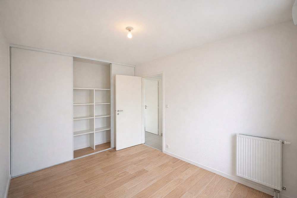 APPARTEMENT T2 RECENT - 1ER ETAGE - TRANSPORTS ET COMMERCES A PIED - PLACE DE PARKING photo 2