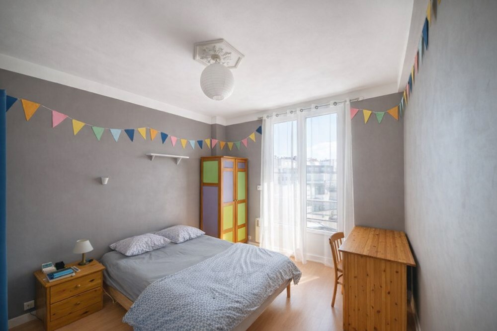 APPARTEMENT - CENTRE VILLE RUE VICTOR HUGO - 2 GRANDES CHAMBRES - SEUL SUR LE PALIER - 3EME ET DERNIER ETAGE - photo 5