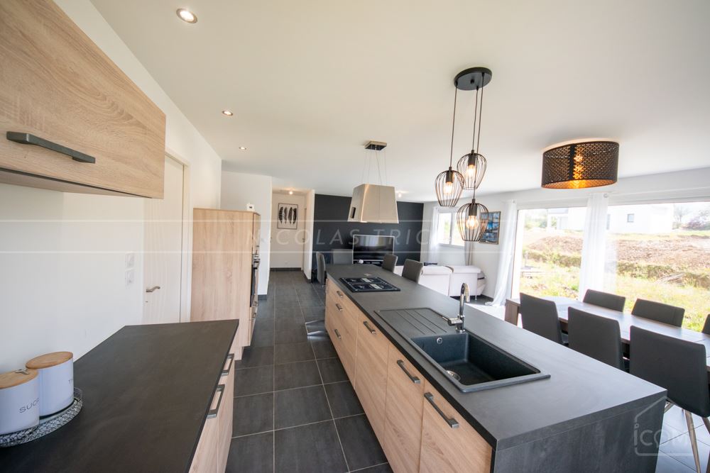 MAISON DE PLAIN PIED - ANNEE 2019 - 90 M² - 2 CHAMBRES - TERRAIN ENVIRON 400 M² - CENTRE VILLE photo 2