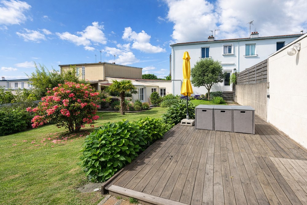 MAISON DE VILLE T5 DE 85M² DE 1952 AVEC CAVE ET GARAGE SUR 450M² DE TERRAIN CLOS
