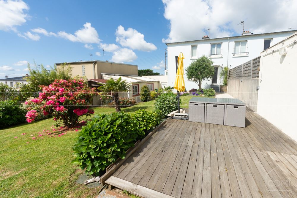 MAISON DE VILLE T5 DE 85M² DE 1952 AVEC CAVE ET GARAGE SUR 450M² DE TERRAIN CLOS photo 3