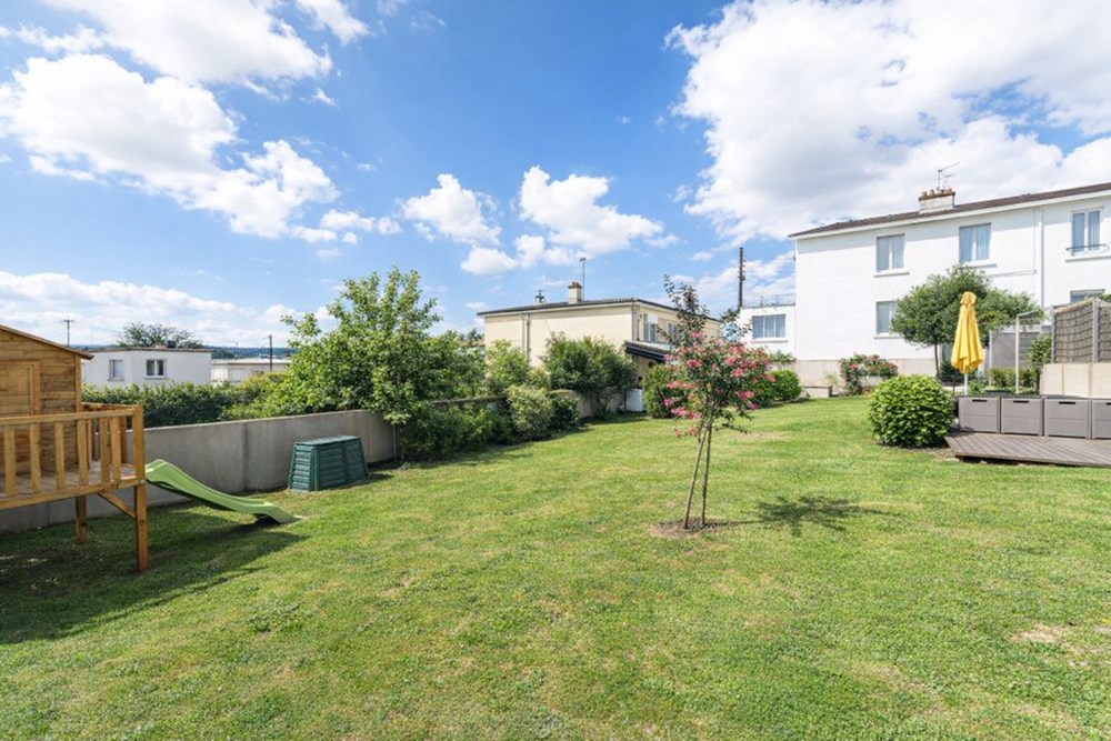 MAISON DE VILLE T5 DE 85M² DE 1952 AVEC CAVE ET GARAGE SUR 450M² DE TERRAIN CLOS photo 5