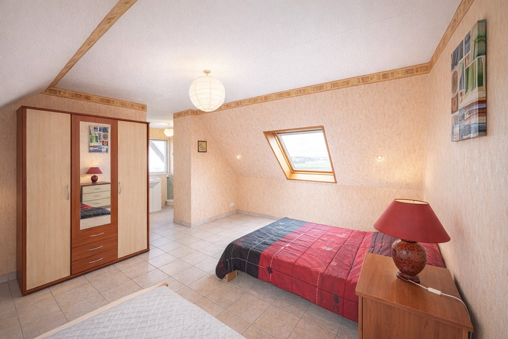 MAISON 8 PIECES - 190 M² - A 10' A PIED DE LA PLAGE - AU CALME - POMPE A CHALEUR NEUVE photo 4