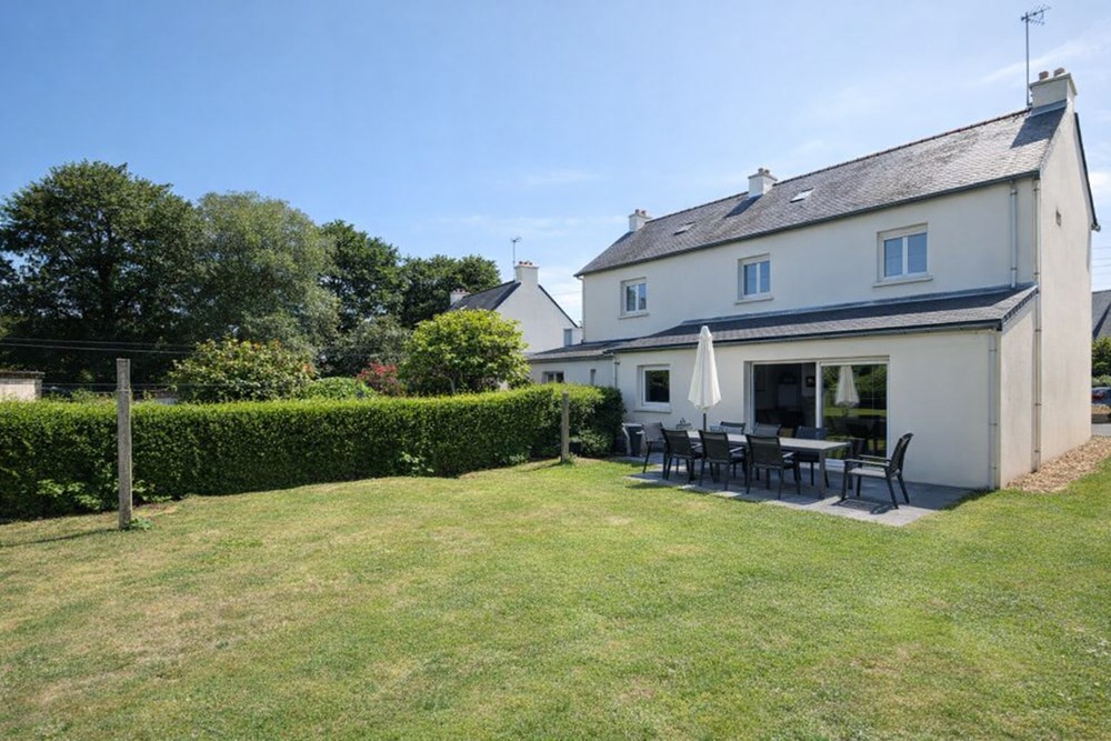 MAISON RENOVEE - 3/5 CHAMBRES - PIECE DE VIE 40 M² - TERRASSE - JARDIN AU CALME
