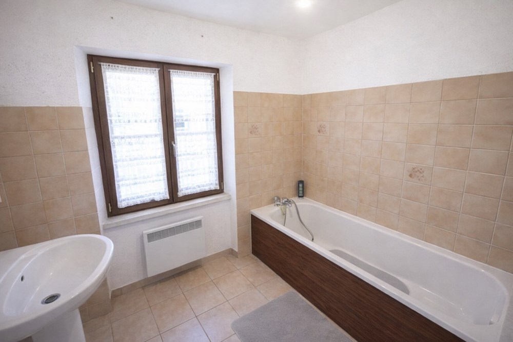 MAISON - 3 CHAMBRES - CADRE VERDOYANT ET CALME - RENOVATION TOTALE A PREVOIR - A 15' A PIED DE LA PLAGE - EN IMPASSE photo 5