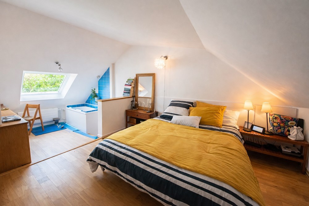 MAISON - QUARTIER GAYEULLES JEANNE D ARC - 4 CHAMBRES - EXPOSITION SUD - JARDIN BUCOLIQUE -PIECE DE VIE 46 M² photo 4