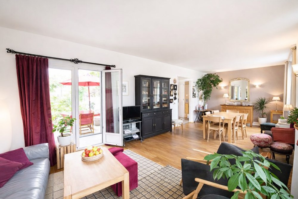 MAISON - QUARTIER GAYEULLES JEANNE D ARC - 4 CHAMBRES - EXPOSITION SUD - JARDIN BUCOLIQUE -PIECE DE VIE 46 M² photo 2