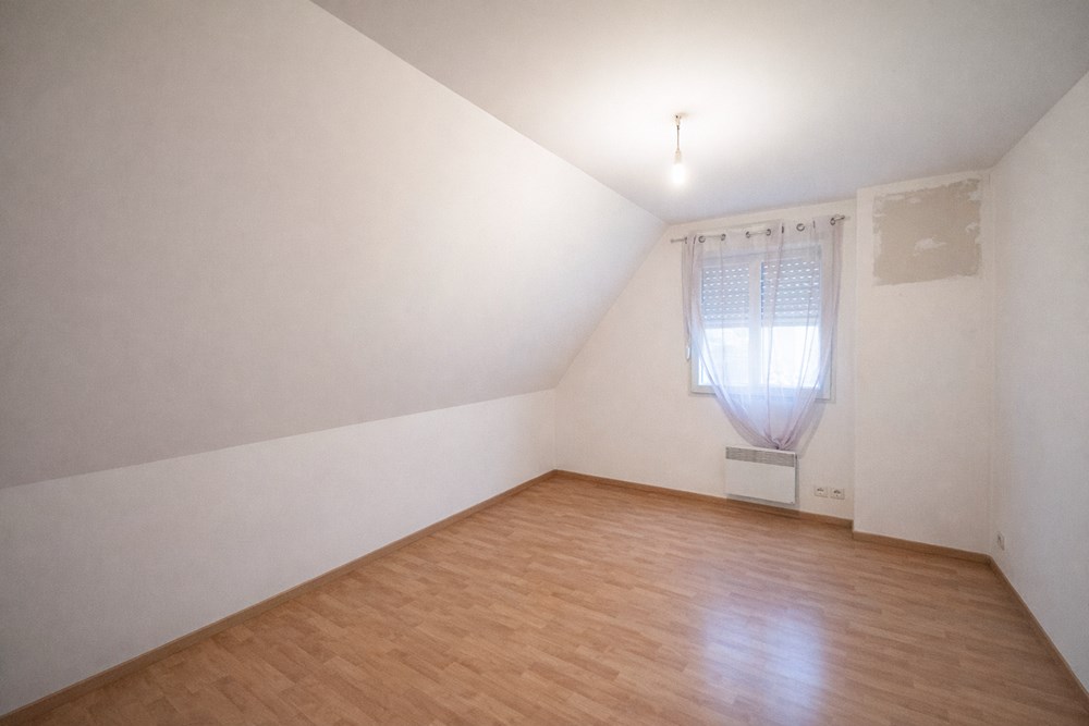 MAISON 105 M² - 4 CHAMBRES - GARAGE - IMPASSE - JARDIN 600M² - PIECE DE VIE 42 M² photo 5
