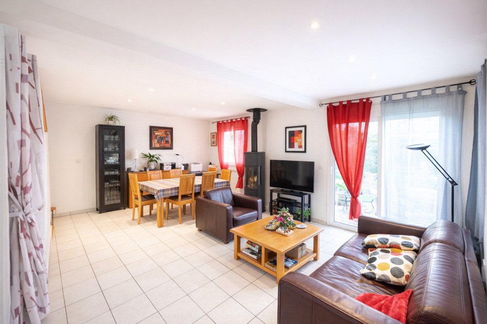 MAISON 105 M² - 4 CHAMBRES - GARAGE - IMPASSE - JARDIN 600M² - PIECE DE VIE 42 M² photo 3