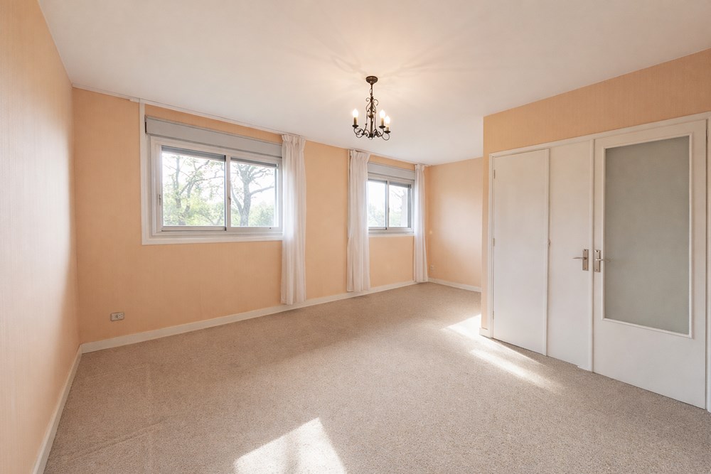 APPARTEMENT T2 LUMINEUX AU REZ DE CHAUSSEE - 50M² -1 CHAMBRE - ASSENCEUR - CAVE - STATIONNEMENT AISE