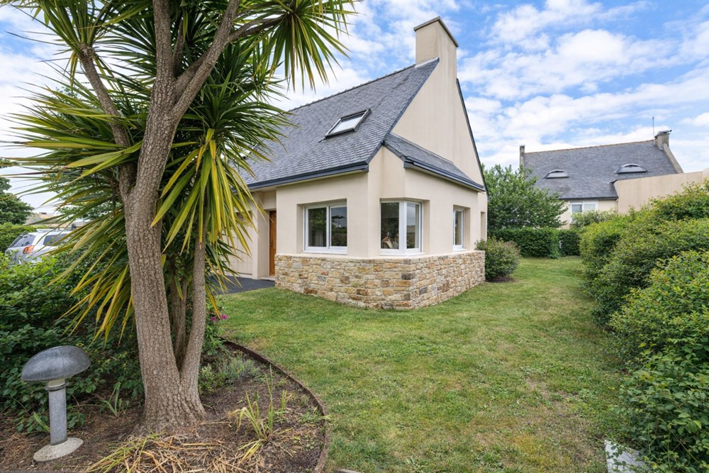 MAISON INDIVIDUELLE T6 113M² DE 2000 AVEC DOUBLE GARAGE ET TERRAIN CLOS DE 650M²