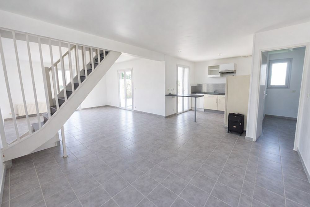 MAISON INDIVIDUELLE AU CENTRE VILLE T3 100M² SURE TERRAIN CLOS DE 300M² SANS TRAVAUX photo 4