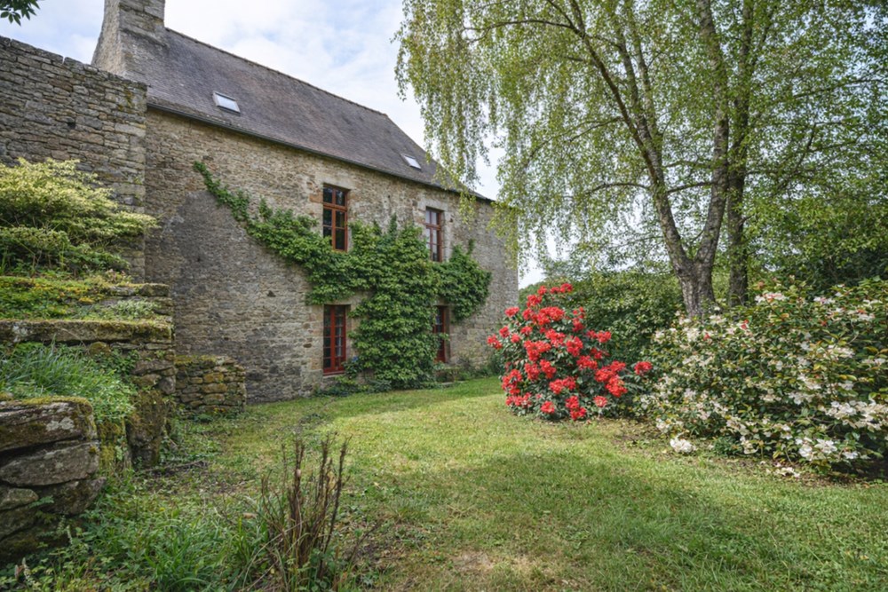 MANOIR DE L'AN 1200 - HISTORIQUE -CAMPAGNE- CALME - IDEALE AMOUREUX DE LA PIERRE