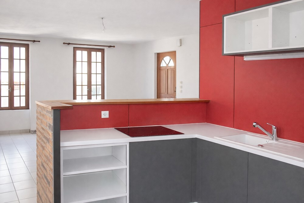 IMMEUBLE/MAISON - EMPLACEMENT IDEAL - COMMERCE + DUPLEX - RARE - PLACE DE PARKING - PETIT JARDIN photo 3
