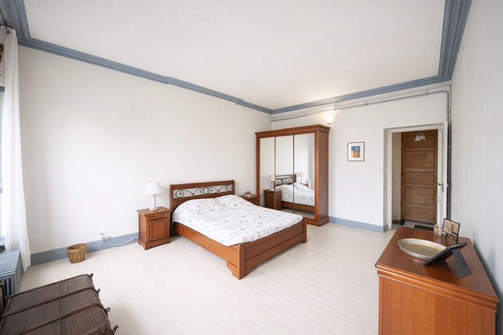 APPARTEMENT T3 - 112 M² - AU COEUR DE LA VILLE - 2 CHAMBRES - MAGNIFIQUES VOLUMES - GRANDE HAUTEUR SOUS PLAFONFS photo 4