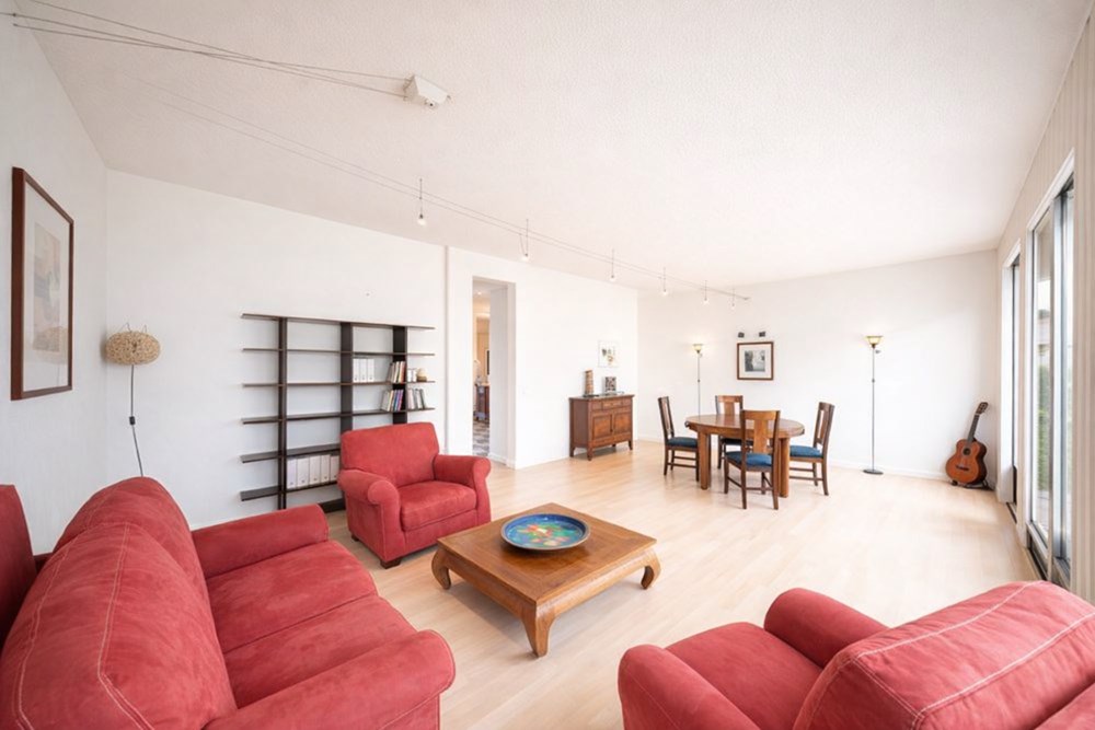 APPARTEMENT T3 - 112 M² - AU COEUR DE LA VILLE - 2 CHAMBRES - MAGNIFIQUES VOLUMES - GRANDE HAUTEUR SOUS PLAFONFS photo 3