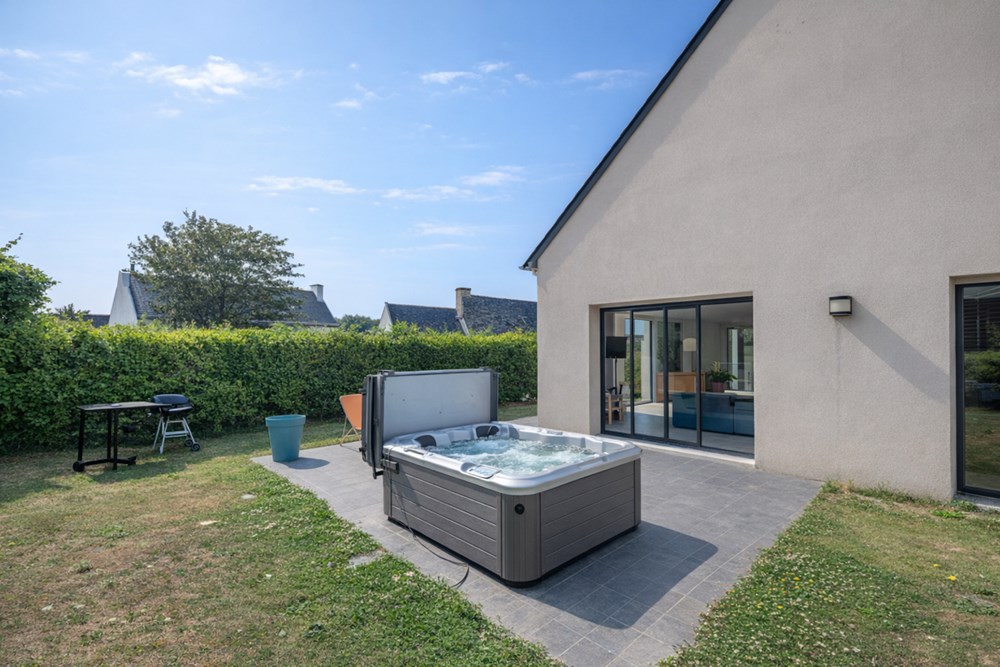 MAISON 160 M² - MEUBLEE - 3 CHAMBRES (5 POSSIBLE) - TERRASSE AVEC SPA - ENVIRONNEMENT D'EXCEPTION - RARE - LOCATION SAISONNIERE - MOINS DE 100 METRES DE LA PLAGE photo 2