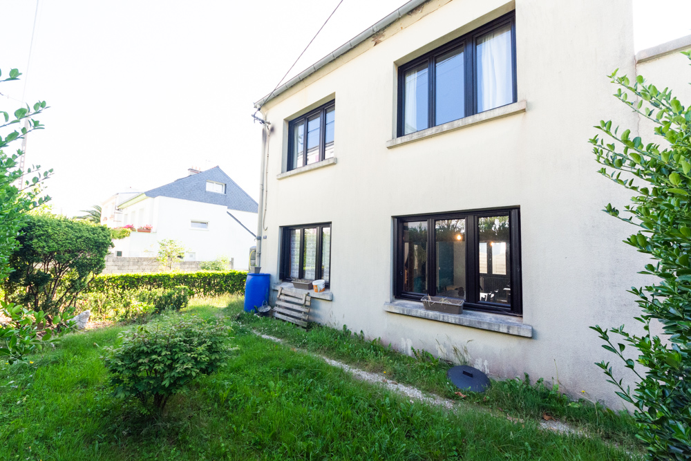 MAISON CITADINE INDIVIDUELLE T5 DE 90M² AVEC GRAND GARAGE SUR TERRAIN D'ENVIRON 400M²