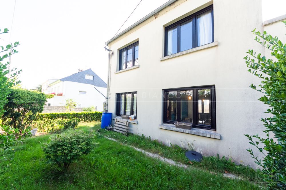 MAISON CITADINE INDIVIDUELLE T5 DE 90M² AVEC GRAND GARAGE SUR TERRAIN D'ENVIRON 400M² photo 2