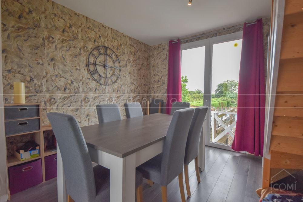 BELLE MAISON DES ANNEES 70 - RENOVEE - CALME - PROCHE BOURG - GRAND ESPACE EXTERIEUR photo 3
