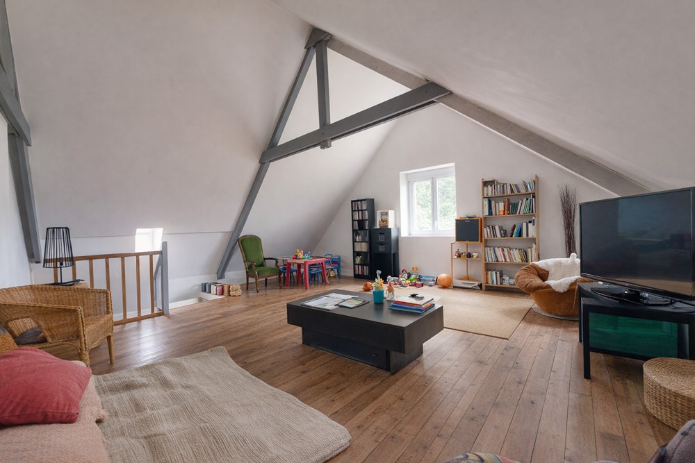 MAISON ANNEES 70 - 3 CHAMBRES (POSSIBLE 6) - ENVIRONNEMENT CALME ET VERDOYANT - JARDIN ARBORE - COUP DE COEUR ASSURE photo 4