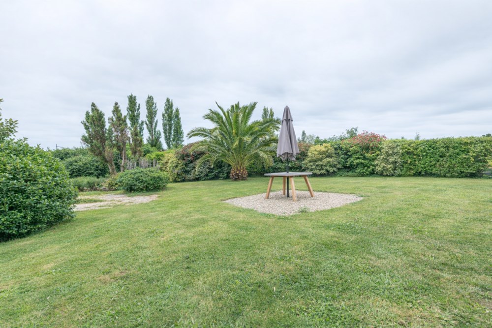 MAISON ANNEES 70 - 3 CHAMBRES (POSSIBLE 6) - ENVIRONNEMENT CALME ET VERDOYANT - JARDIN ARBORE - COUP DE COEUR ASSURE photo 5