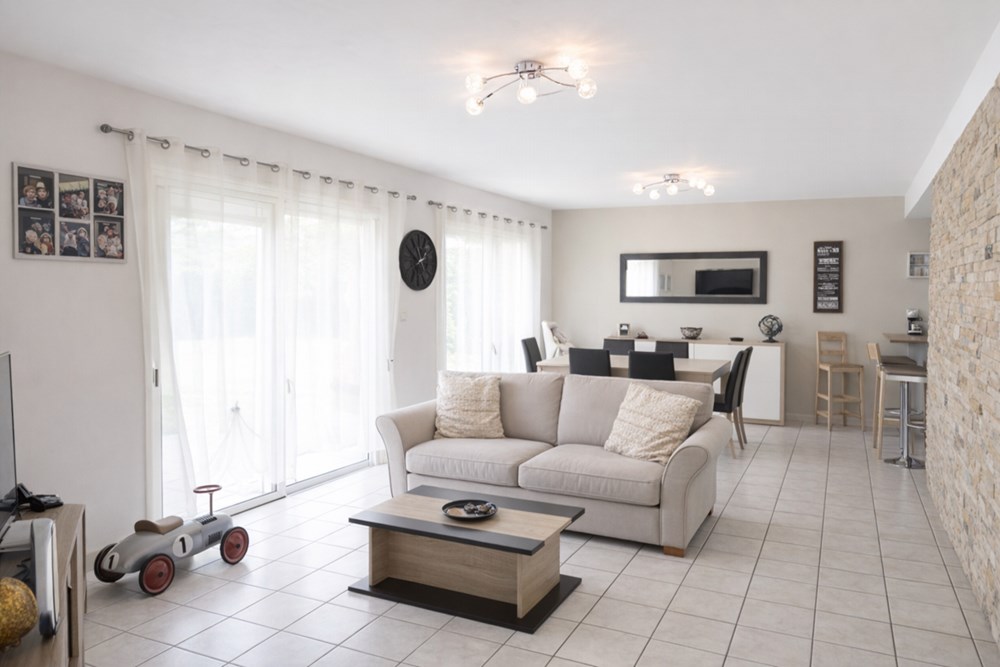 MAISON - T5 - 4 CHAMBRES ( 5 POSSIBLE) - 135M² - GRAND TERRAIN -GARAGE - BIEN RARE - photo 2
