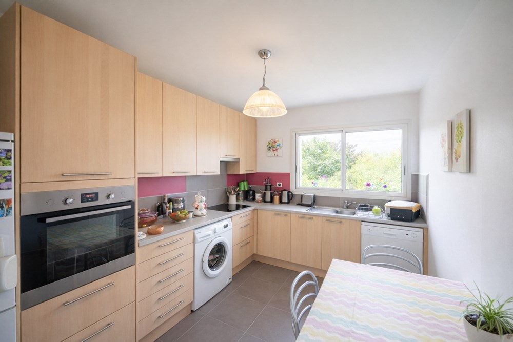 APPARTEMENT PROCHE ST MARC - 84M² - 2 GRANDES CHAMBRES - BALCON - PLACE PARKING PRIVATIVE - ASCENSEUR - VERDURE photo 3