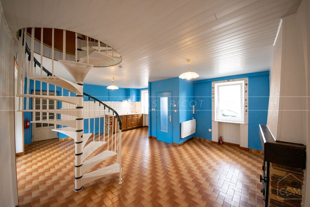 MAISON DE BOURG - 6 PIECES - 3/4 CHAMBRES - 135 M² - TERRAIN + DE 200 M² - VERANDA - PROXIMITE CENTRE VILLE - A RENOVER photo 2