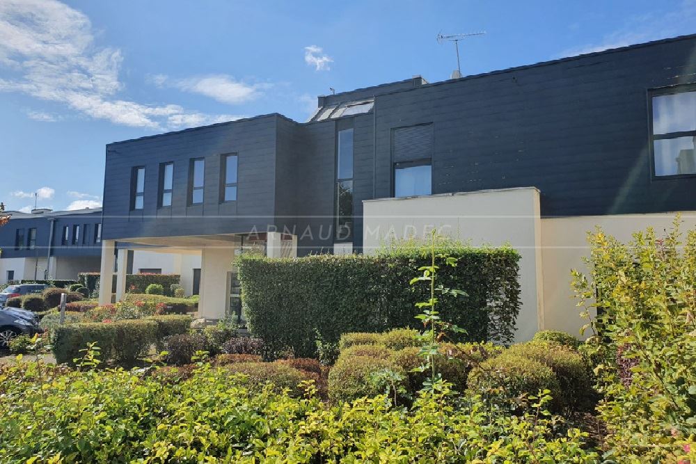 APPARTEMENT T1B/T2 - PIECE DE VIE TRIPLE - CUISINE US - TERRASSE - PARKING - AUCUN TRAVAUX - RARE !