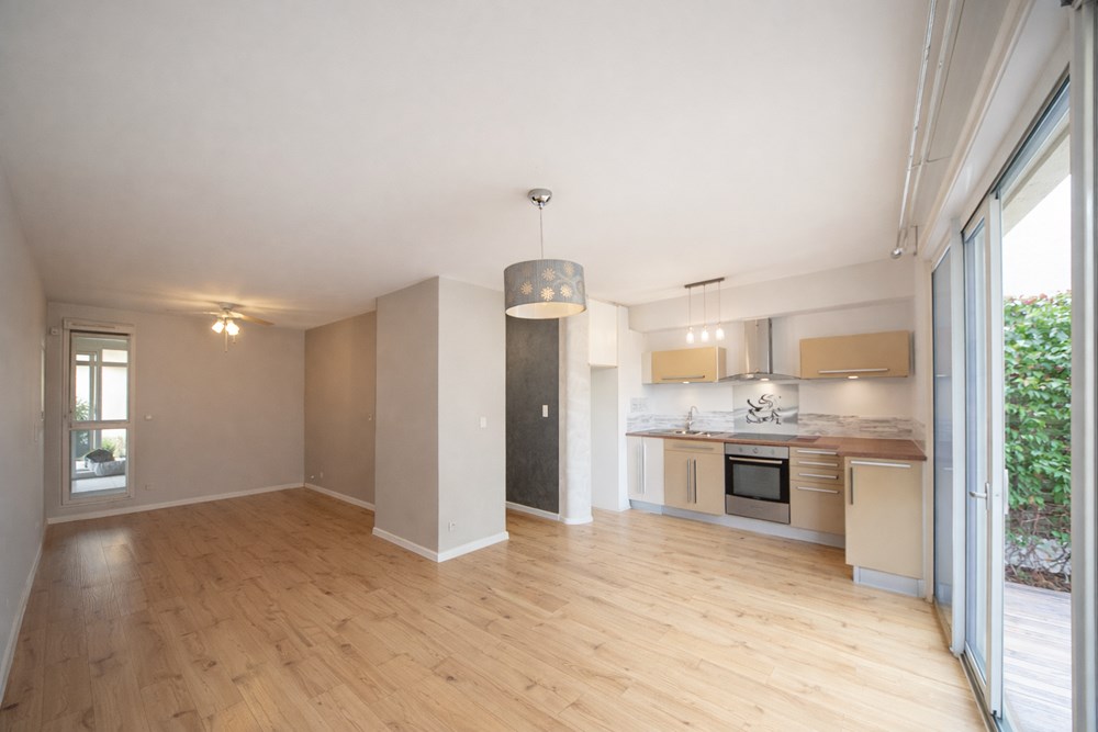 APPARTEMENT T1B/T2 - PIECE DE VIE TRIPLE - CUISINE US - TERRASSE - PARKING - AUCUN TRAVAUX - RARE ! photo 2