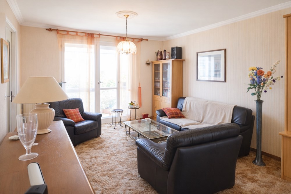 MAISON -107M² - 4 CHAMBRES - GARAGE - JARDIN CLOS - VERANDA - A RENOVER - QUARTIER CALME - BIEN RARE photo 3