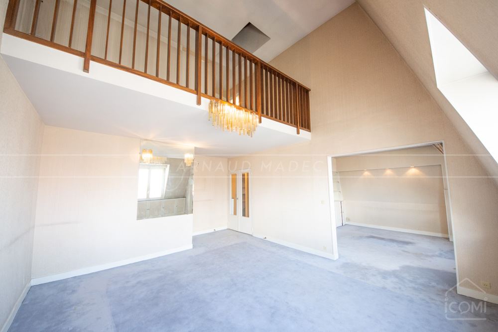 APPARTEMENT DUPLEX T5 - PIECE DE VIE DE 40M² - PARKING - ASCENSEUR - DERNIER ETAGE - RARE - IDEAL FAMILLE OU COUPLE