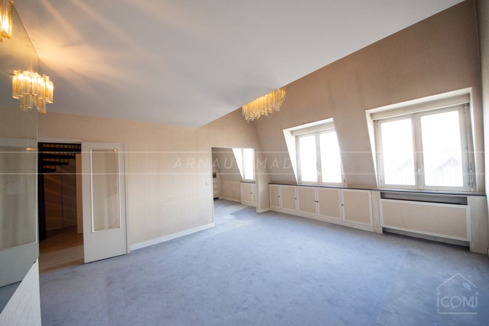 APPARTEMENT DUPLEX T5 - PIECE DE VIE DE 40M² - PARKING - ASCENSEUR - DERNIER ETAGE - RARE - IDEAL FAMILLE OU COUPLE photo 2